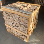 Ofengetrocknetes Brennholz aus Eiche und Buche, bereit für den weltweiten